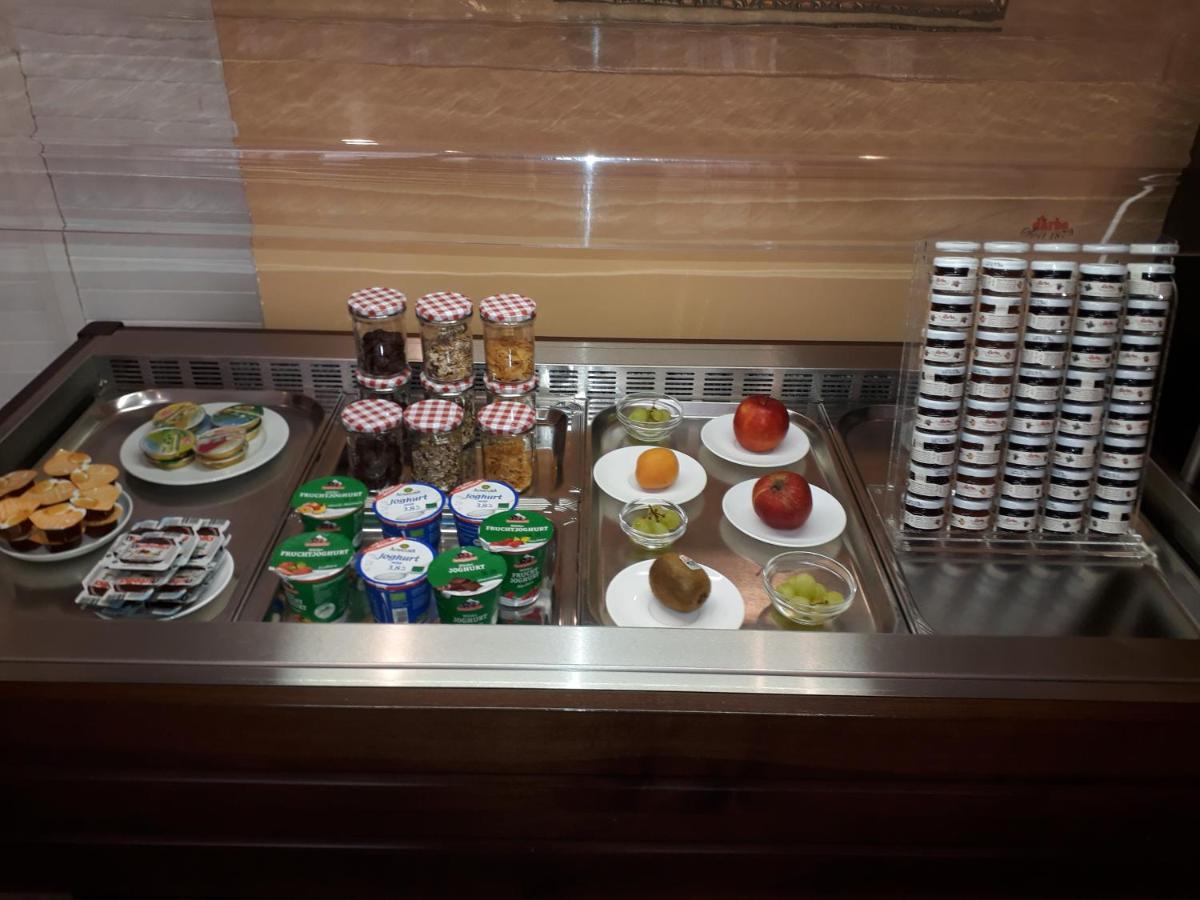Hotel Garni Am Markt - Businesshotel - Fruehstuecksbuffet - Fahrradabstellplatz - Hunde Willkommen Neustadt bei Coburg Exterior foto
