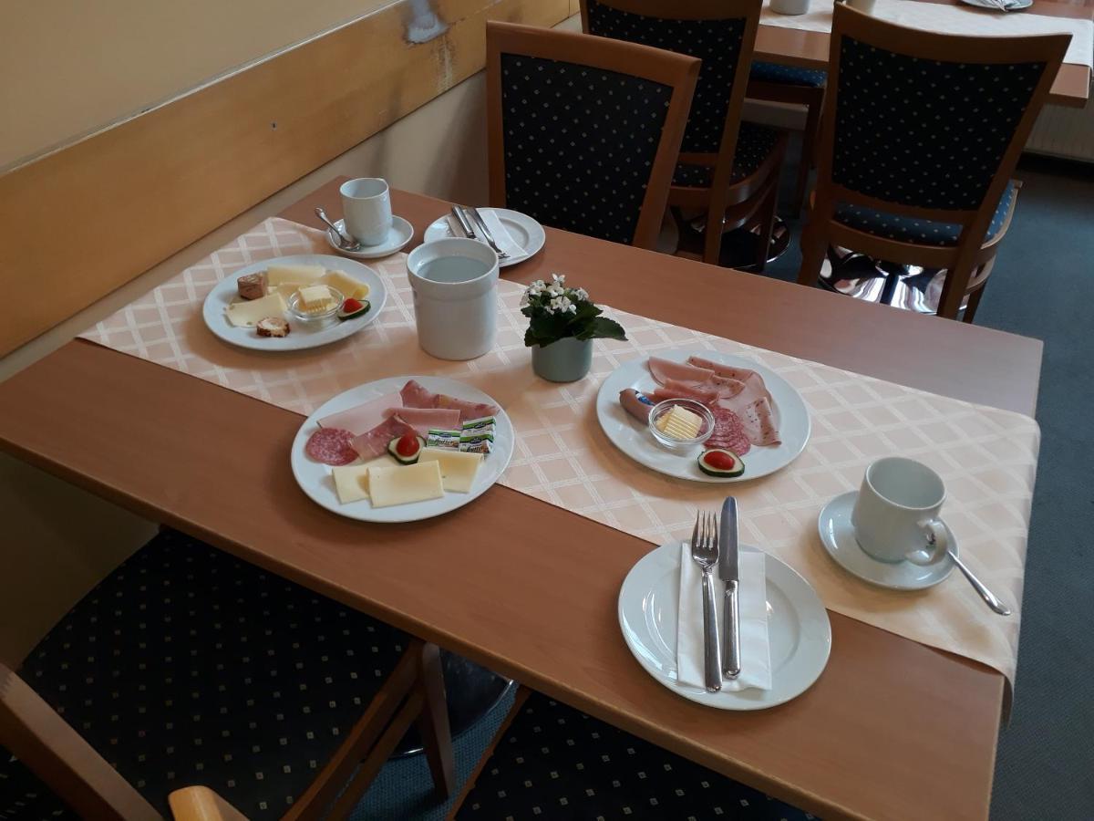 Hotel Garni Am Markt - Businesshotel - Fruehstuecksbuffet - Fahrradabstellplatz - Hunde Willkommen Neustadt bei Coburg Exterior foto