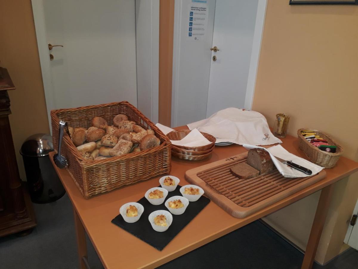 Hotel Garni Am Markt - Businesshotel - Fruehstuecksbuffet - Fahrradabstellplatz - Hunde Willkommen Neustadt bei Coburg Exterior foto