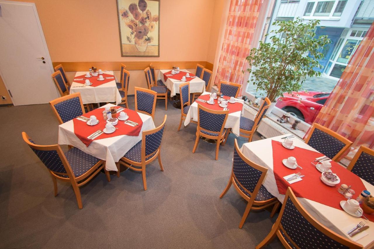 Hotel Garni Am Markt - Businesshotel - Fruehstuecksbuffet - Fahrradabstellplatz - Hunde Willkommen Neustadt bei Coburg Exterior foto