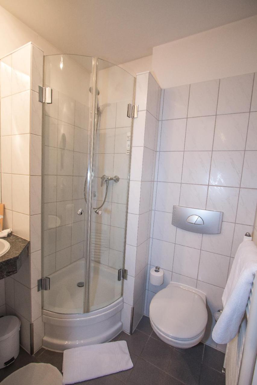 Hotel Garni Am Markt - Businesshotel - Fruehstuecksbuffet - Fahrradabstellplatz - Hunde Willkommen Neustadt bei Coburg Exterior foto