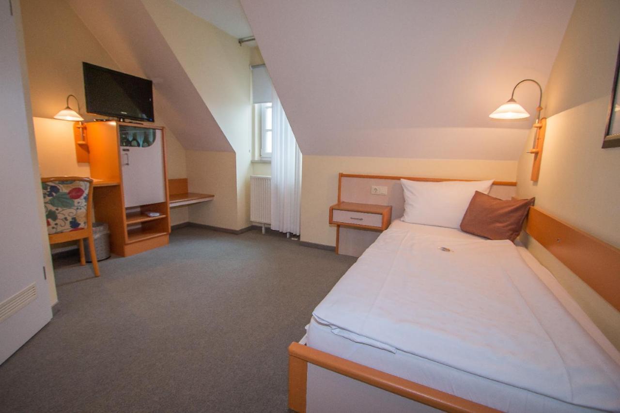 Hotel Garni Am Markt - Businesshotel - Fruehstuecksbuffet - Fahrradabstellplatz - Hunde Willkommen Neustadt bei Coburg Exterior foto