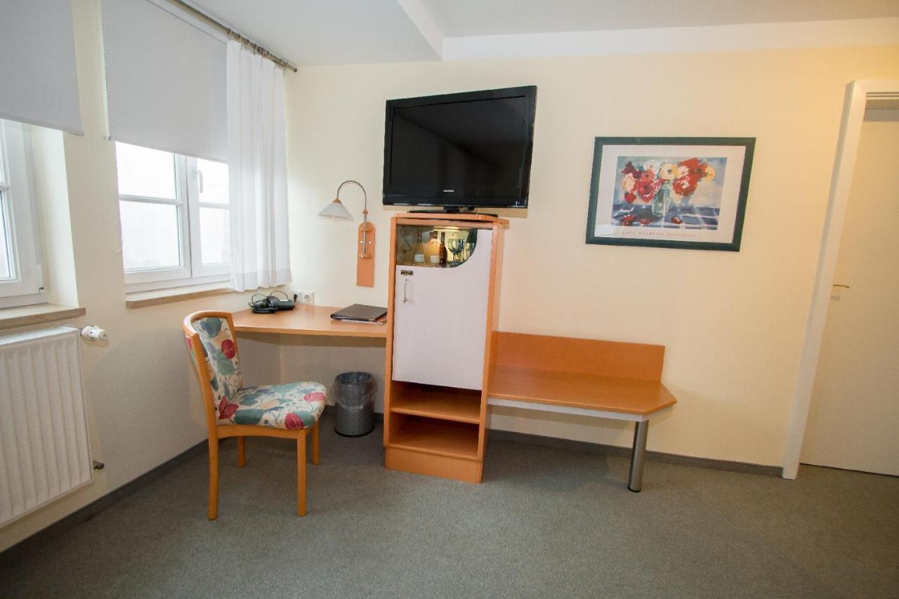 Hotel Garni Am Markt - Businesshotel - Fruehstuecksbuffet - Fahrradabstellplatz - Hunde Willkommen Neustadt bei Coburg Exterior foto