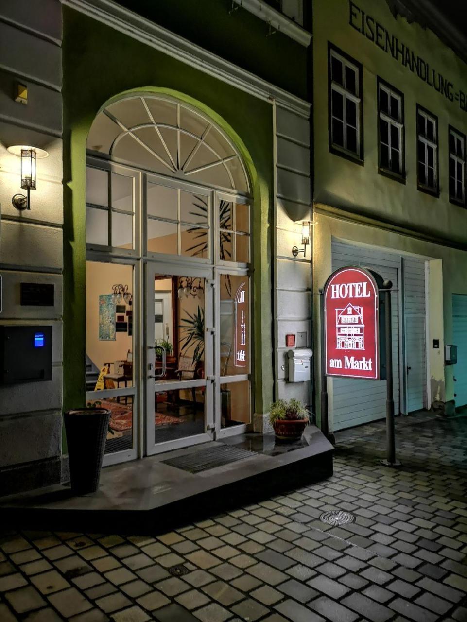 Hotel Garni Am Markt - Businesshotel - Fruehstuecksbuffet - Fahrradabstellplatz - Hunde Willkommen Neustadt bei Coburg Exterior foto